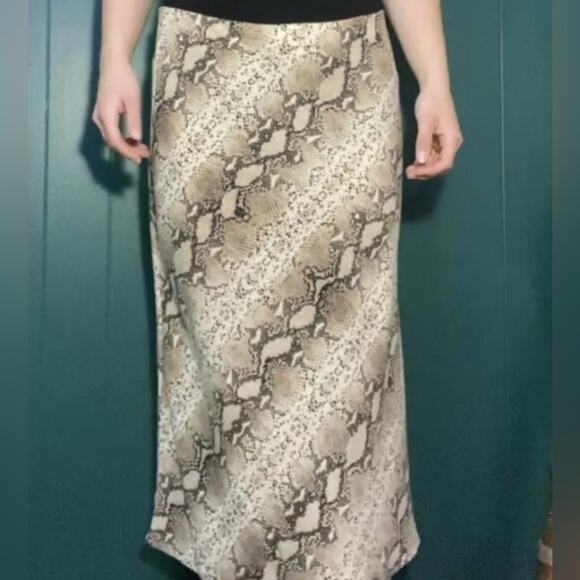 NEW RACHEL ZOE PYTHON PRINT FLOWY A LINE MIDI SKIRT SZ M - Picture 3 of 10